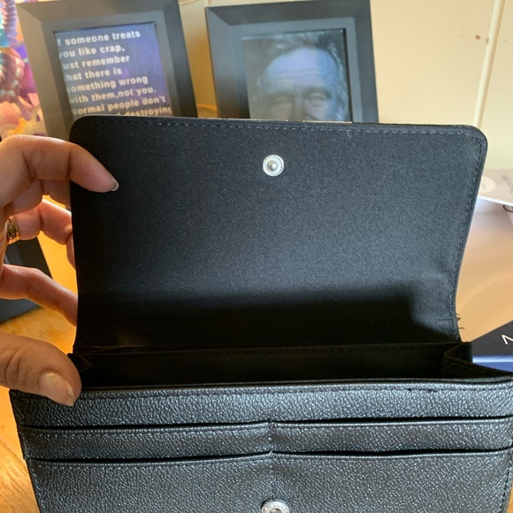NAUTICA…Two Piece Set … Wallet and RFID Card case.. MSRP: $49.00 - Picture 4 of 11